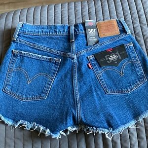 Levi high rise shorts